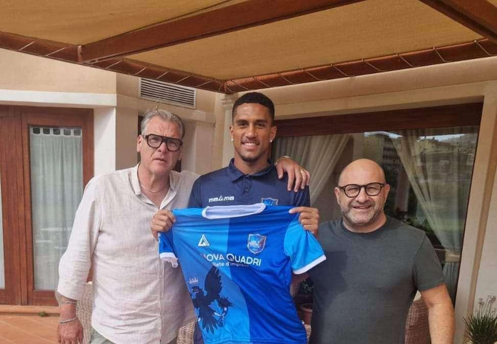 Nuovo arrivo in casa Ragusa: firma un attaccante, a disposizione per la gara contro la Reggina