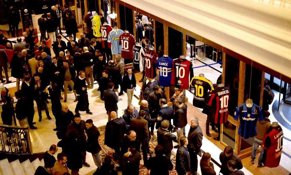 CALCIOMERCATO - Da domani sarà possibile acquistare solo svincolati: le date e le indicazioni