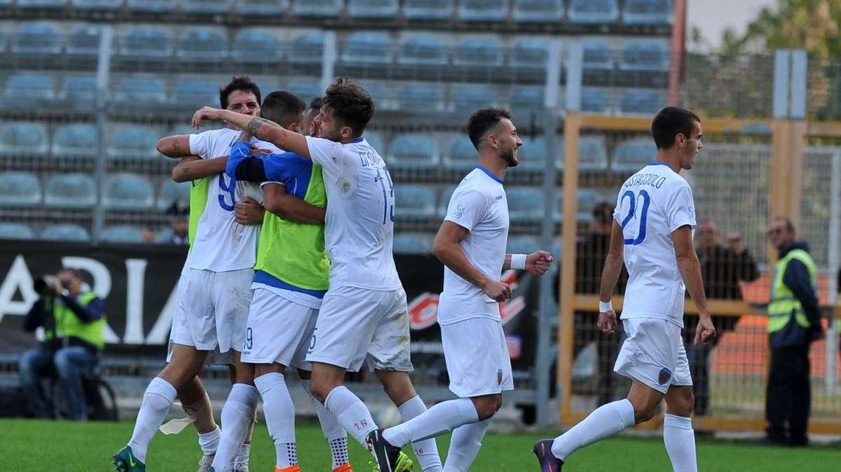 Cacciola (all.Siracusa): "Sfidare la Reggina uno stimolo in più. Pellegrino e Bonanno persone estremamente competenti"