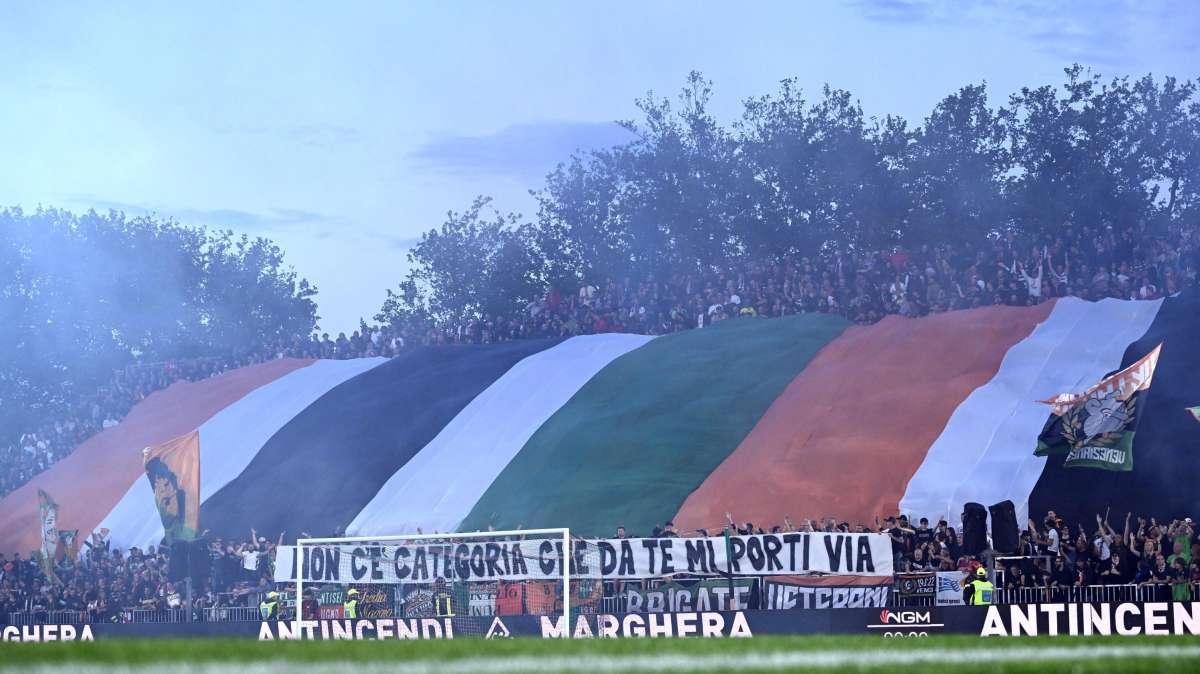 Serie B, risultati e classifica dopo la trentasettesima giornata: Venezia in A, Frosinone quasi, Modesto e Breda salvano Mantova e Padova