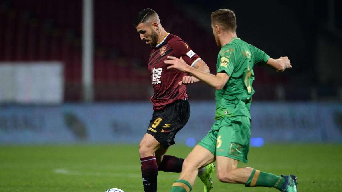 Reggina-Salernitana, qui granata, le possibili scelte: Tutino sprinta