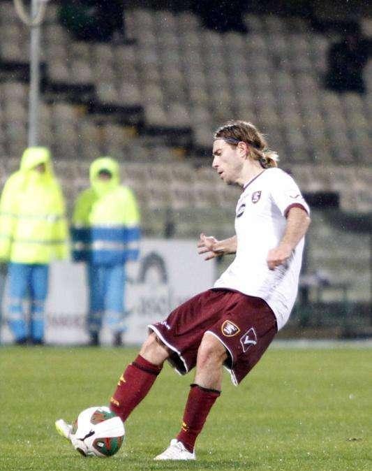 SALERNITANA-REGGINA 2-1 - La Reggina ci prova, la Salernitana accelera e confeziona
