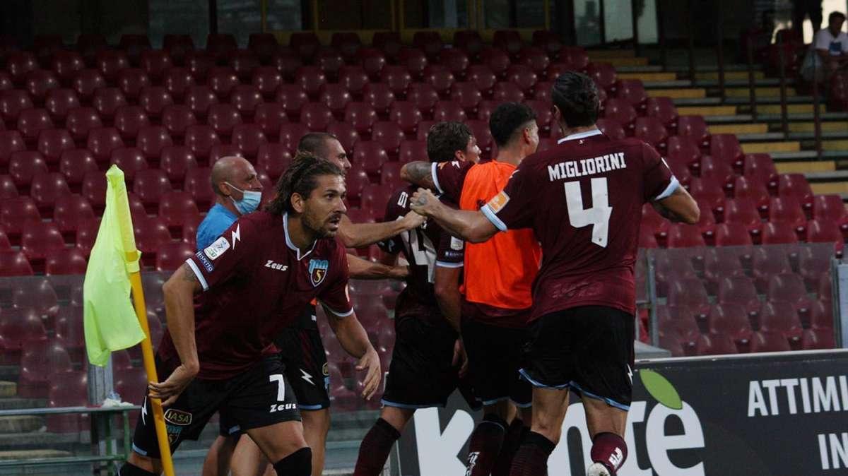 SERIE B, "Salernitana, timori di contestazione: annullata la conferenza stampa di Castori"