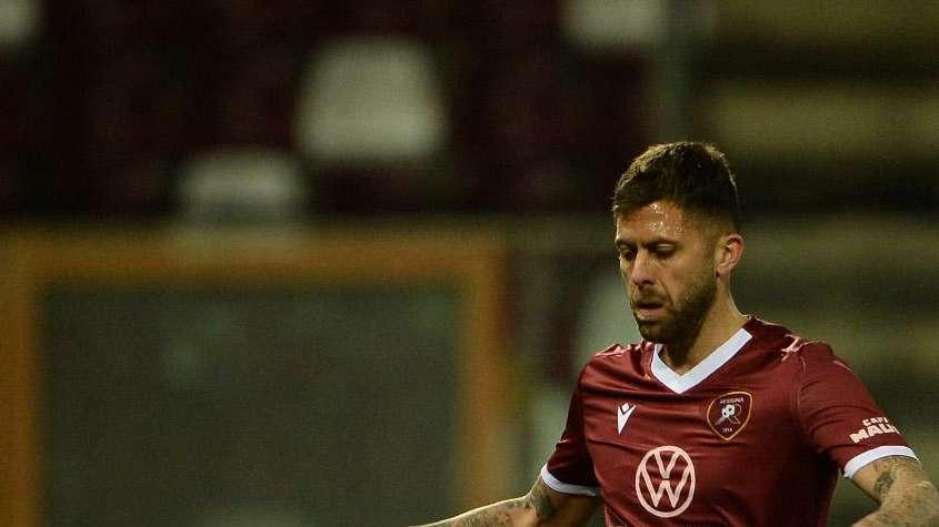 Reggina-Pisa, Menez sfrutta errore difensivo e porta avanti gli amaranto