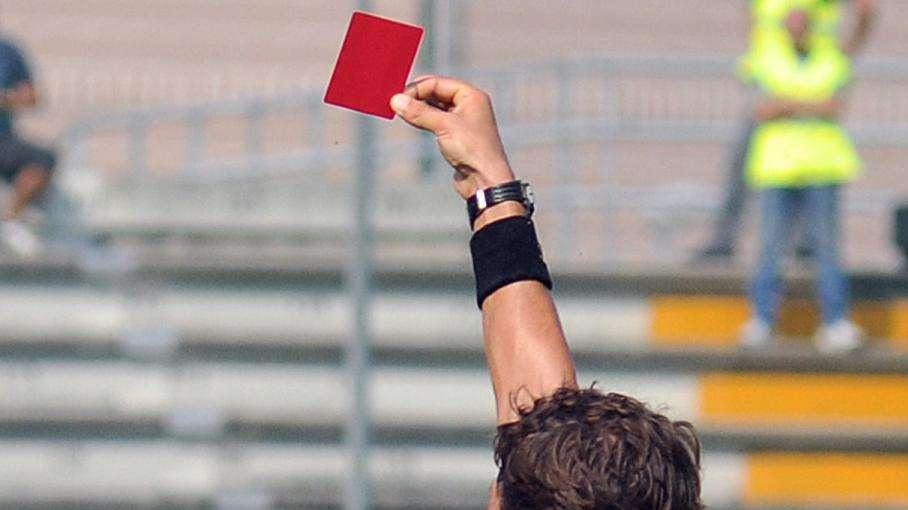 SERIE B - I provvedimenti del Giudice Sportivo: niente Reggina-Ascoli per Di Bari e Peccarisi. Ammonizione per Dionigi. 50000 euro di multa per il Verona