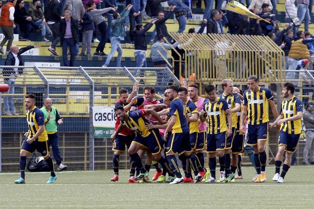 REGGINA - Ora il calendario mette di fronte la super Juve Stabia di Fabio Caserta: Vespe da record e capolista virtuale