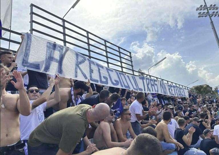 "La Reggio ultras non retrocede", il nuovo messaggio degli Ultras del Brescia per i colleghi della Reggina