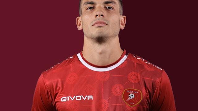 Domenico Girasole lascia ufficialmente la Reggina: ragazzo prenditi la gloria che meriti, un giorno tornerai ad indossare l'amaranto