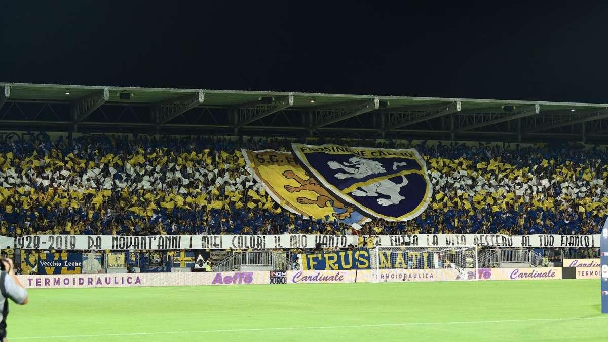 Frosinone-Reggina, il commento dopo il primo tempo: uno-due dei ciociari, Cionek lascia i suoi in 10