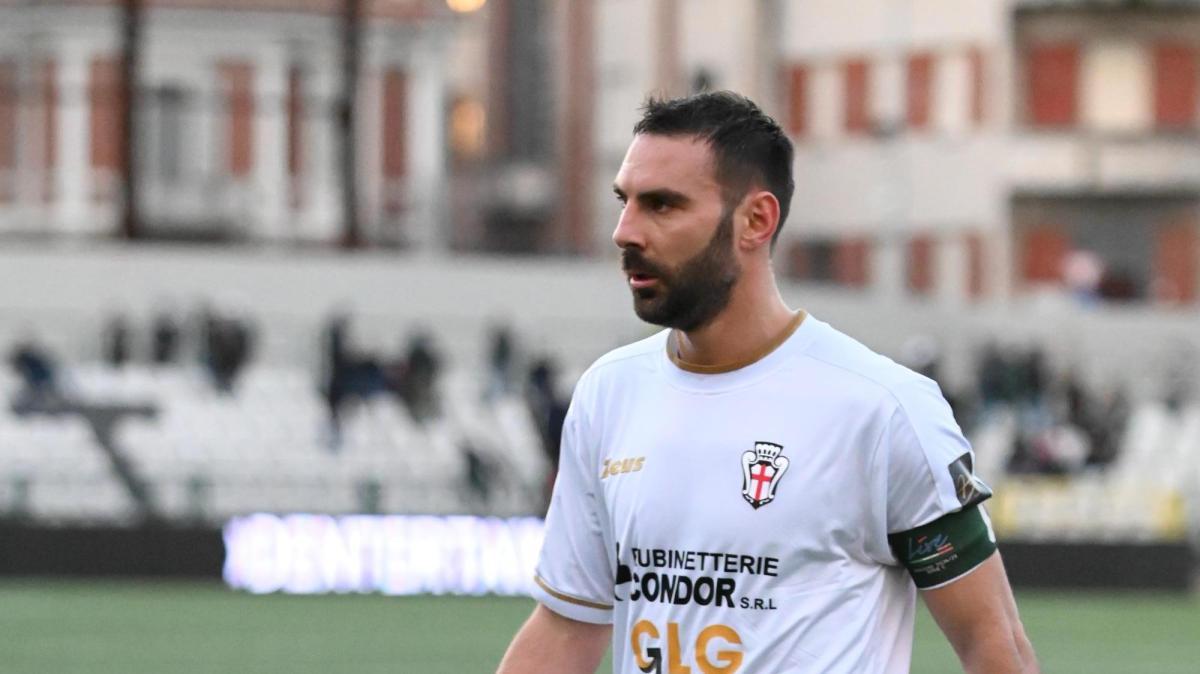 L'ex Reggina Comi sulla lista acquisti di Spezia e Pescara: la Pro Vercelli non molla