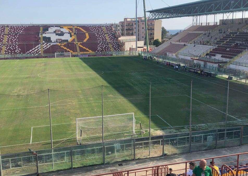 Reggina-Monza, i tifosi iniziano ad entrare nello stadio Granillo: la foto dagli spalti