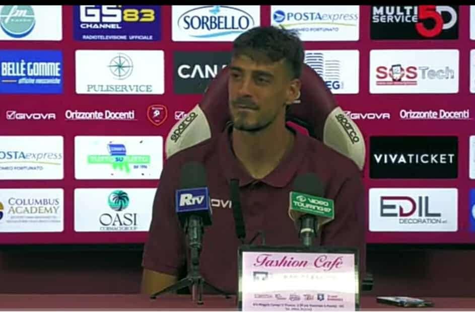 Reggina, squadra in campo in mattinata: ultimi dubbi sulla presenza di Ferraro