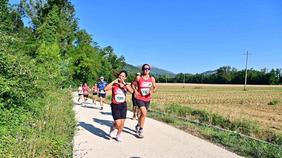 Per la "Perugia Jazz Half Marathon" una prima edizione che ha reso tutti felici: si è corso lungo il fiume Tevere