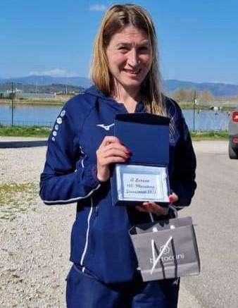 Centesima maratona (e ultra) per Lorena Piastra! Il traguardo alla Strasimeno!