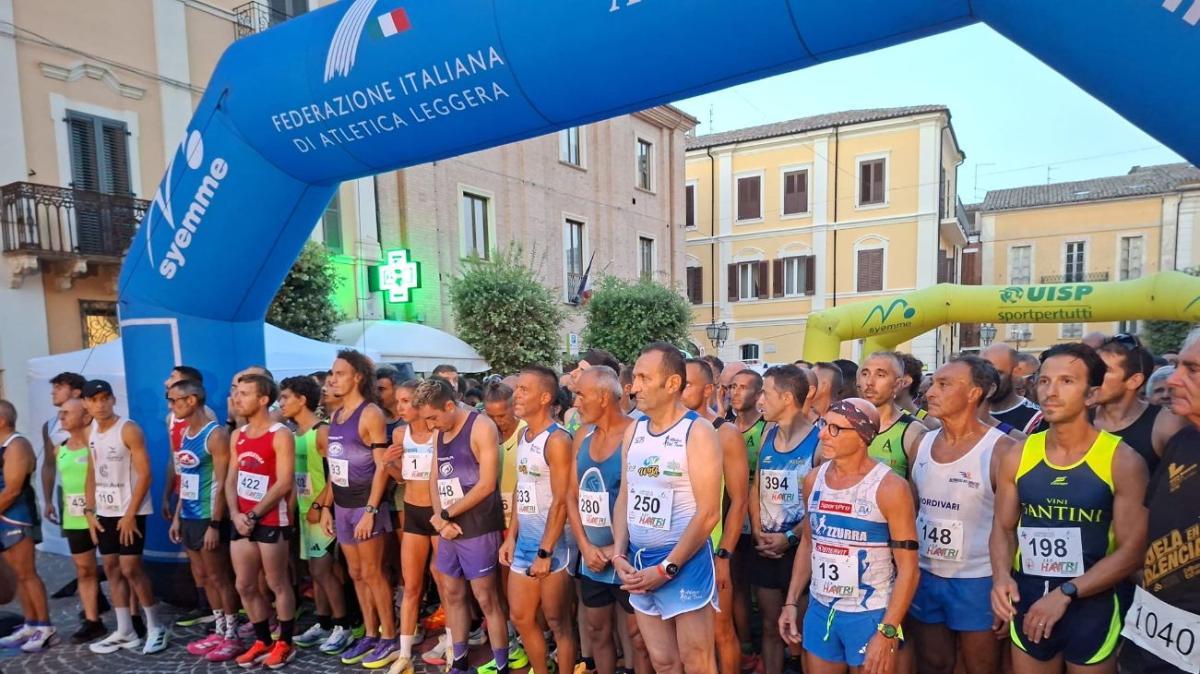 Gran successo ad Atri (TE) per tradizionale "Notturna Atriana": in 440 al via della gara