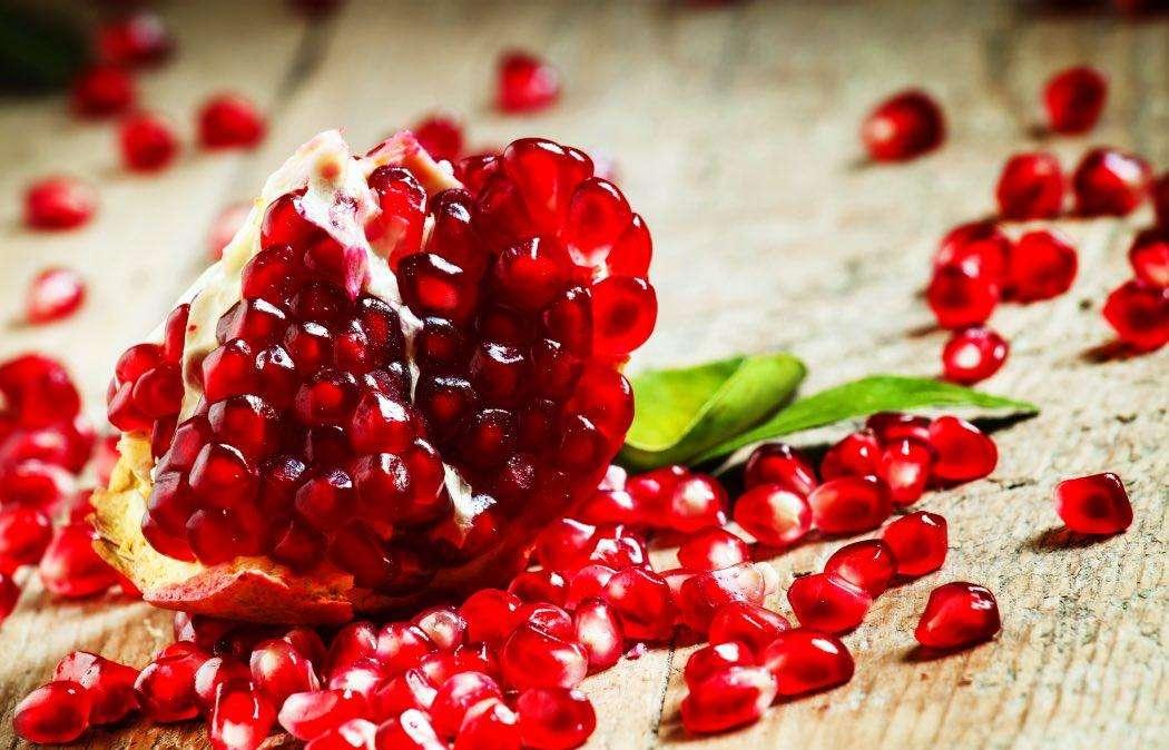 E' naturale uno dei migliori integratori per chi corre: l'autunno ci regala il melograno