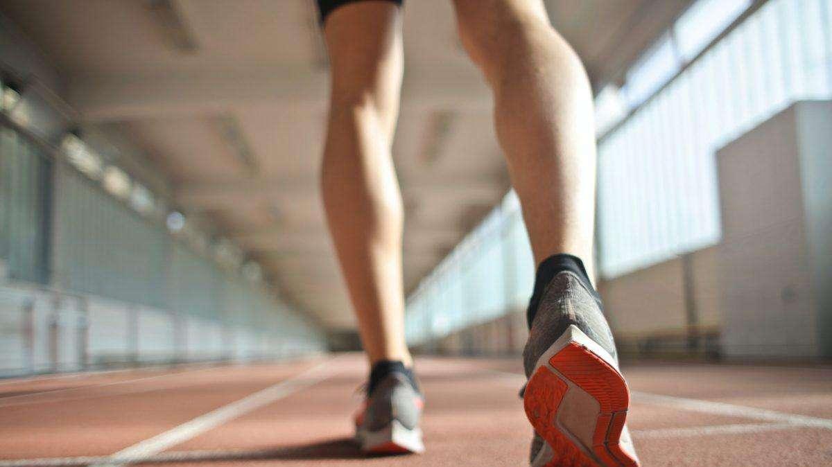 Consigli per chi corre: facciamo chiarezza sull'uso della talloniera 