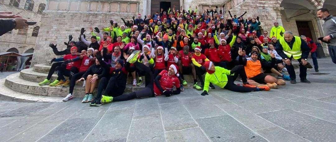 A Perugia il "Natale del Podista" si è festeggiato a Santo Stefano: in 200 di corsa per le vie della città