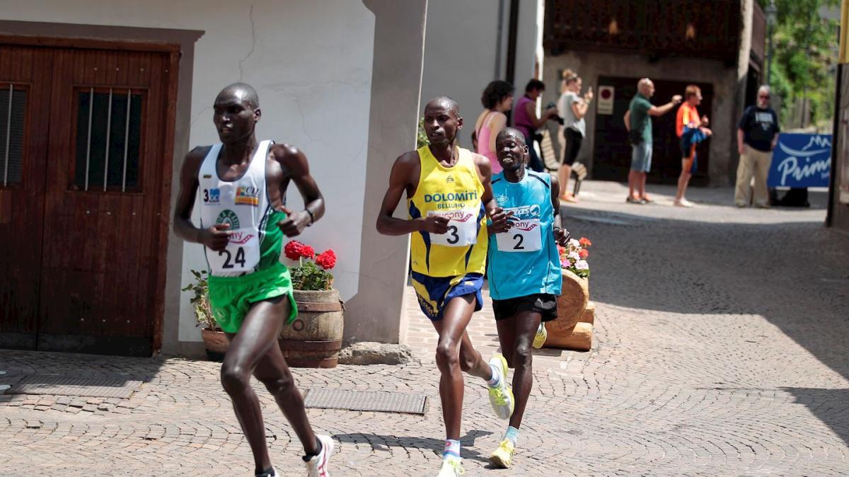 Oggi si corre in Trentino la Primiero Dolomiti Marathon con 2000 podisti in arrivo da ben 50 diverse nazioni