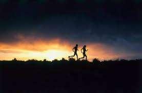 Correre con il buio può essere molto utile, ma occorre prendere qualche accorgimento in più