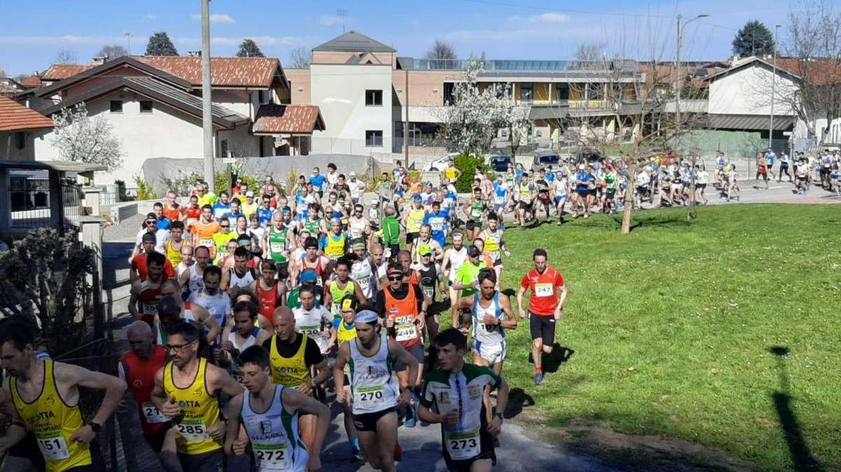 Come da pronostico nella "Sentieri Cervaschesi" tra fascino ed emozioni