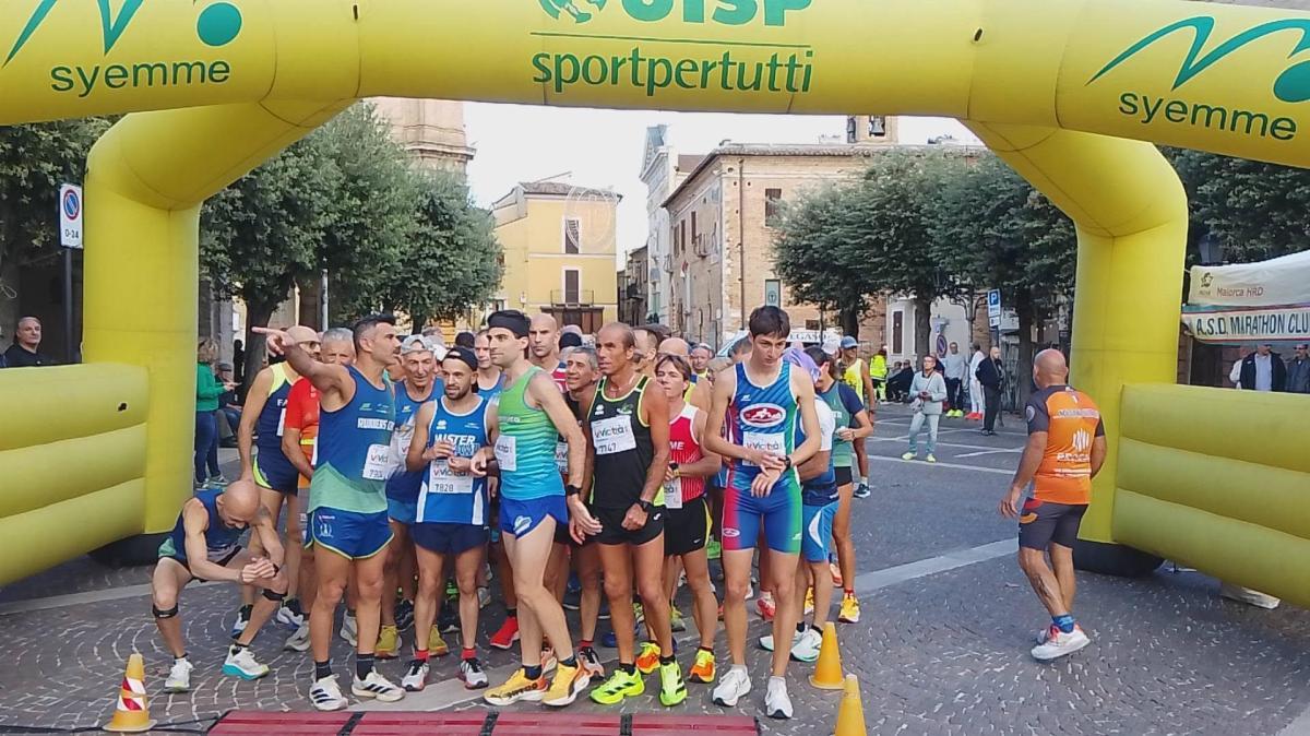 Fatica e divertimento a Bucchianico (CH) per l' "Urban Trail dei Fiori"