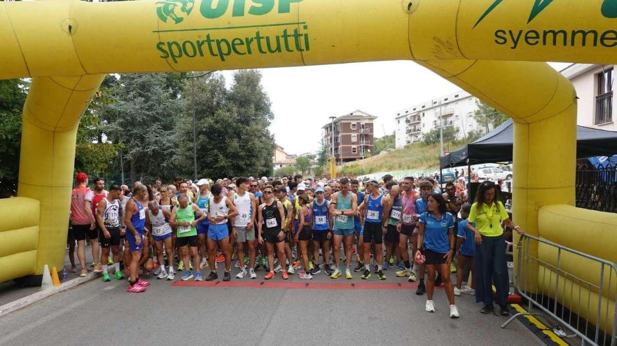 Grande partecipazione a Fara San Martino (CH) alla "Scarpinata Farese"
