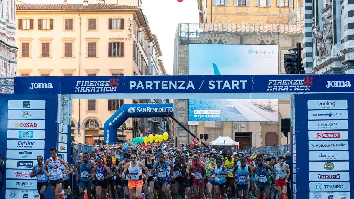 La grande festa della Maratona di Firenze! Uno spettacolo di sport e colori!