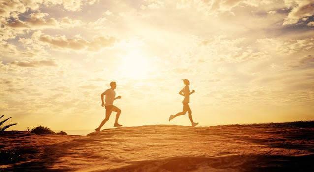 Mal di gambe il giorno dopo lo sforzo? Non è acido lattico, ma ecco come facilitare il recupero