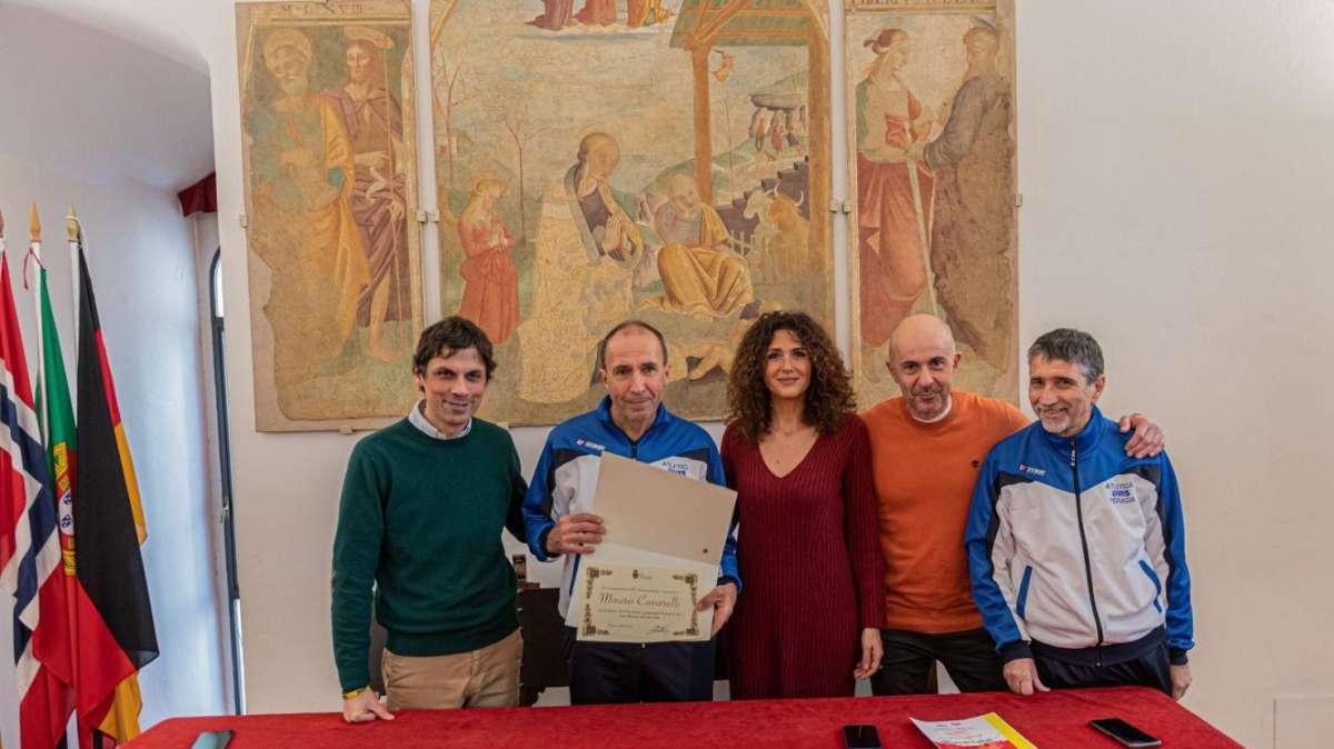 Ha disputato 200 gare nel corso del 2022! A 63 anni premiato per la propria costanza