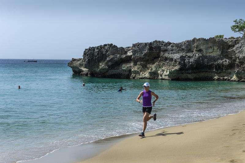 Come correre con queste temperature torride? Non si deve smettere perchè fa caldo!