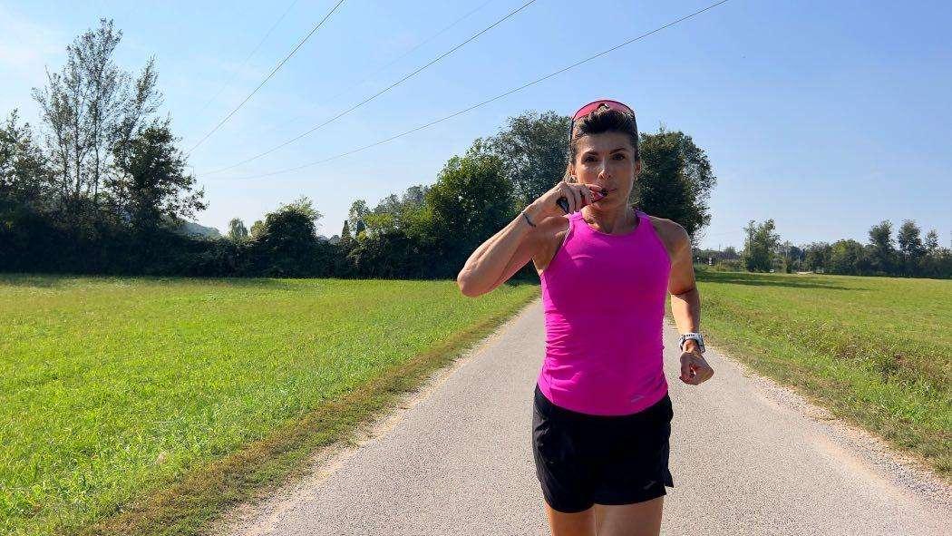 Avete in mente di correre una maratona? Ecco come dovete integrare i carboidrati durante la gara