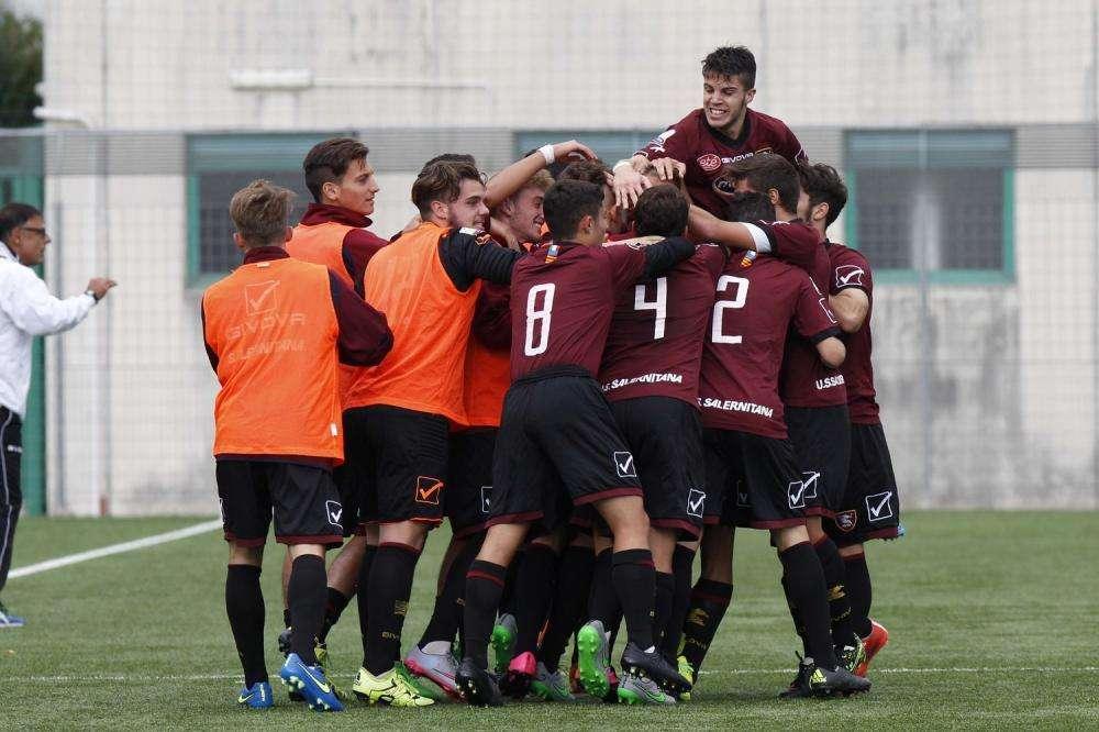 PRIMA PAGINA -  La Città - L'ex Viscido chiama il club: "Scommetta sulla cantera" 
