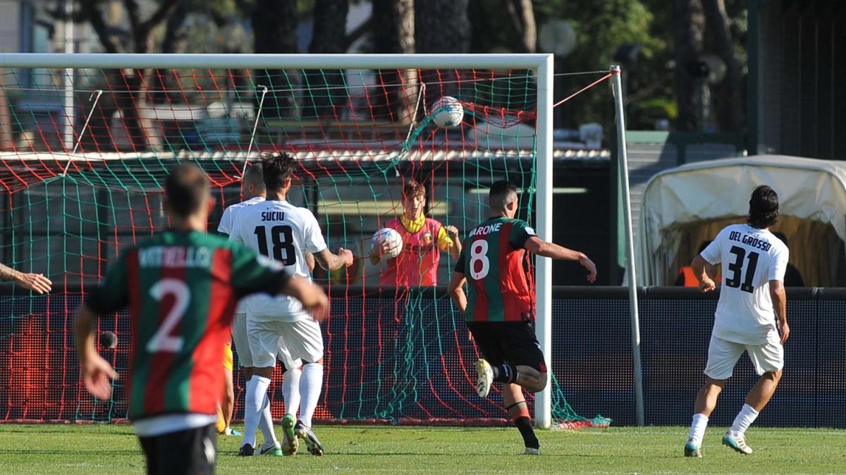 Un calciatore lancia un messaggio: "Voglio Salerno per tornare in serie B"