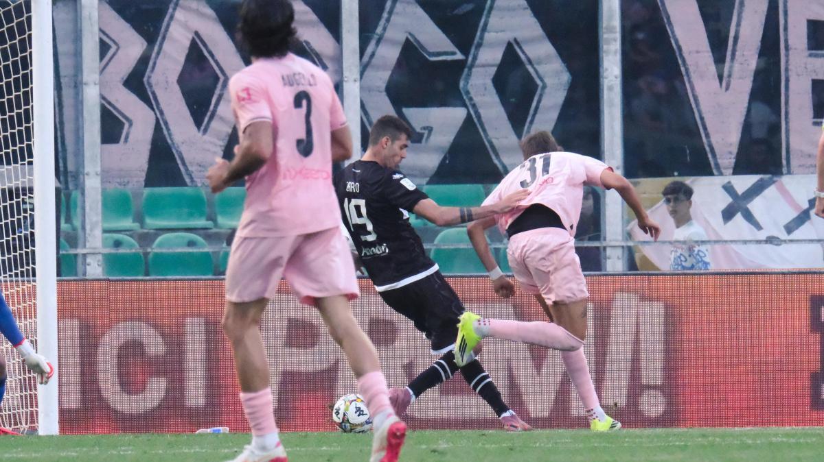Salernitana, per l'attacco si guarda anche in casa Palermo