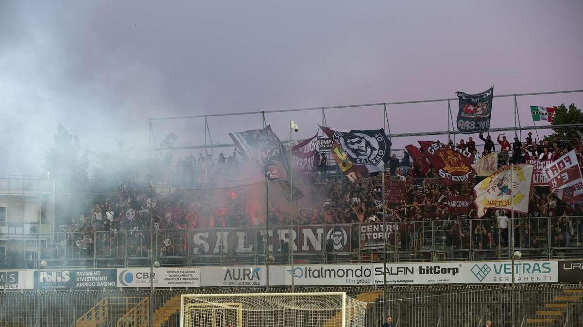 Daspo per due tifosi della Salernitana dopo il match con il Brescia
