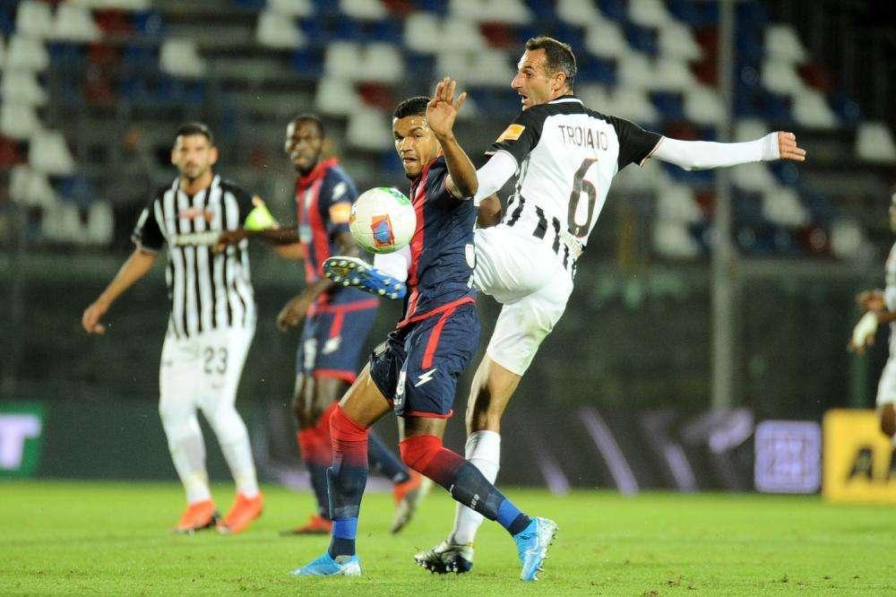 SERIE B - 20^ giornata: il derby calabrese va al Crotone