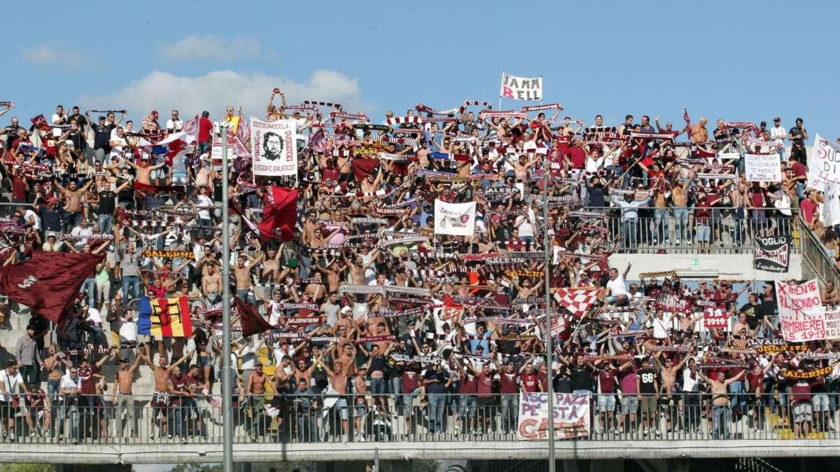 TIFOSI: video di protesta sul web, disagi all'ingresso della curva Sud