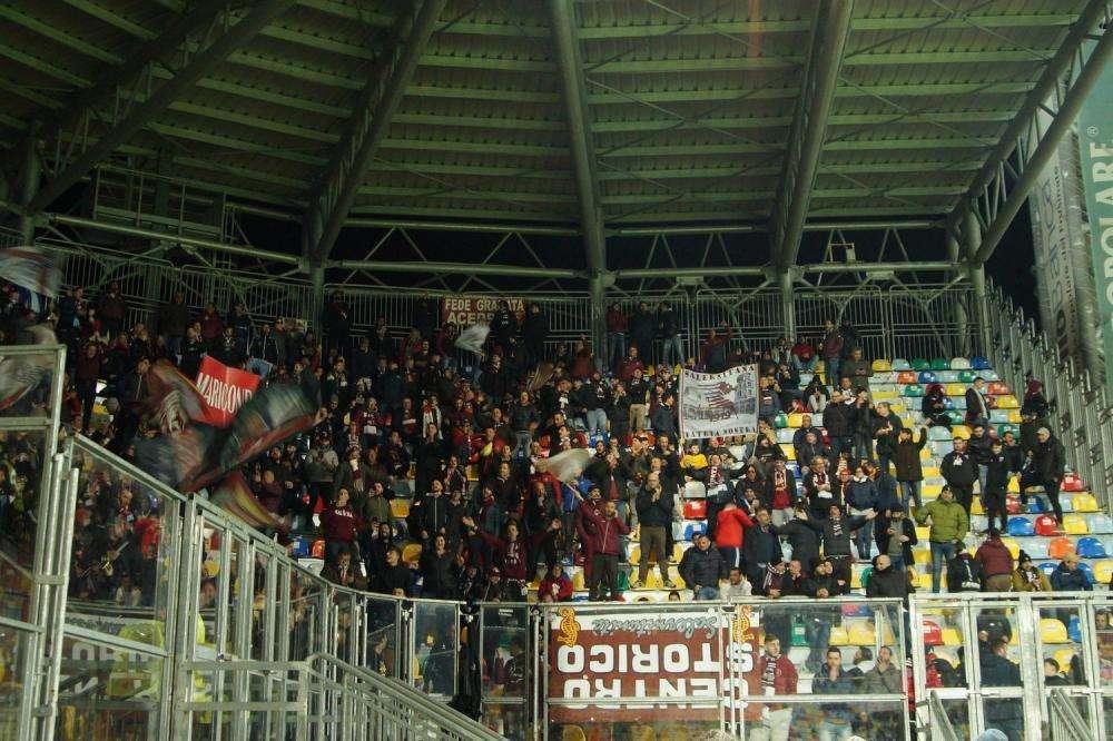 TIFOSI: gli ultras granata al fianco del piccolo Mattia