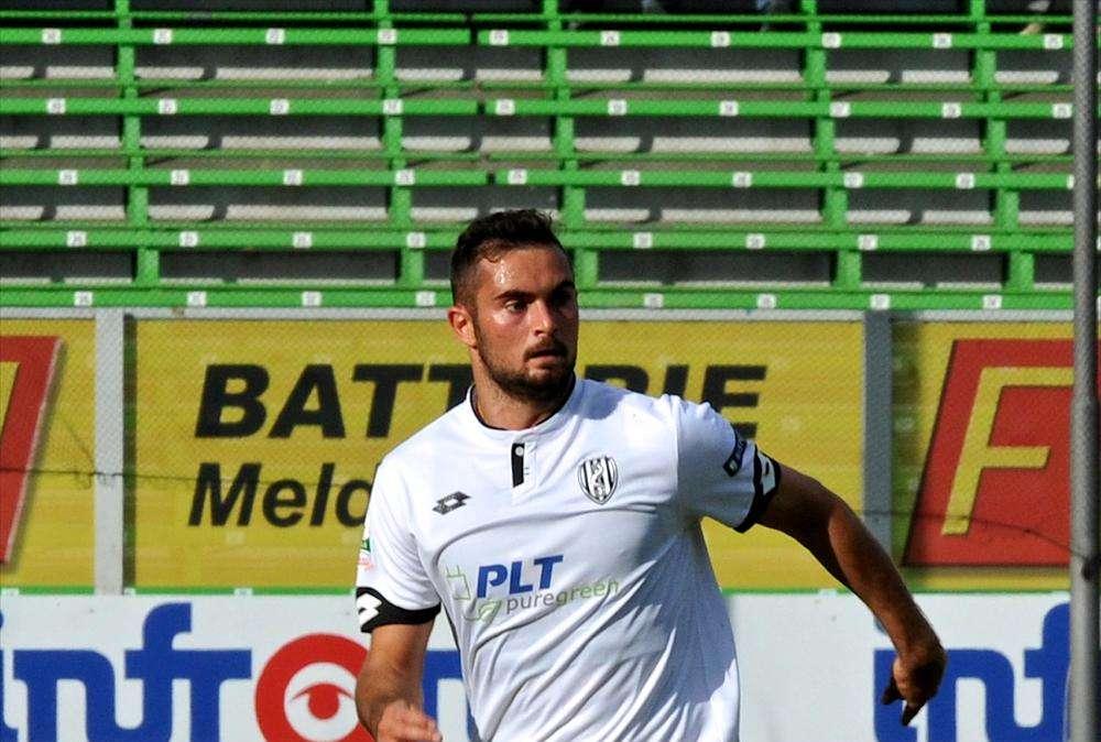 SCHIAVONE: regia e interdizione, un calciatore completo che vuole rilanciarsi a Salerno