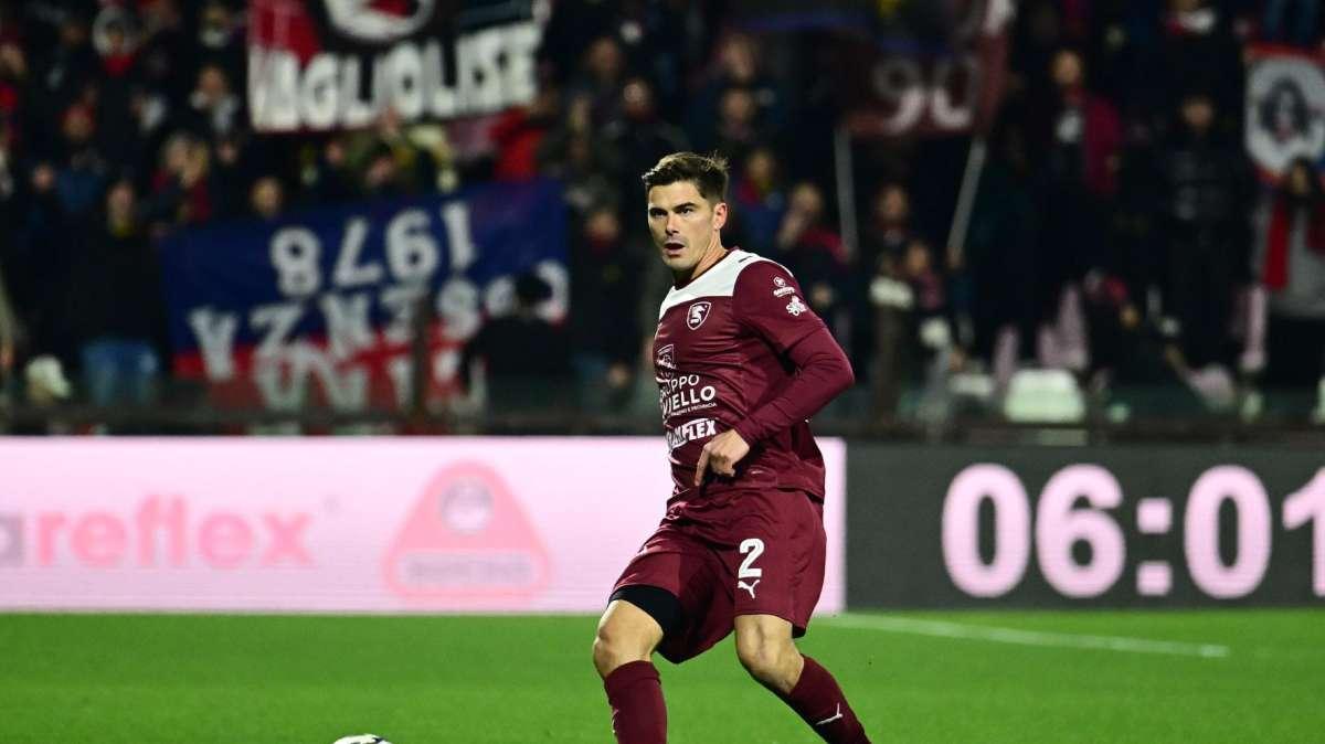 Corriere dello Sport: "Difesa Salernitana, quattro per tre posti"