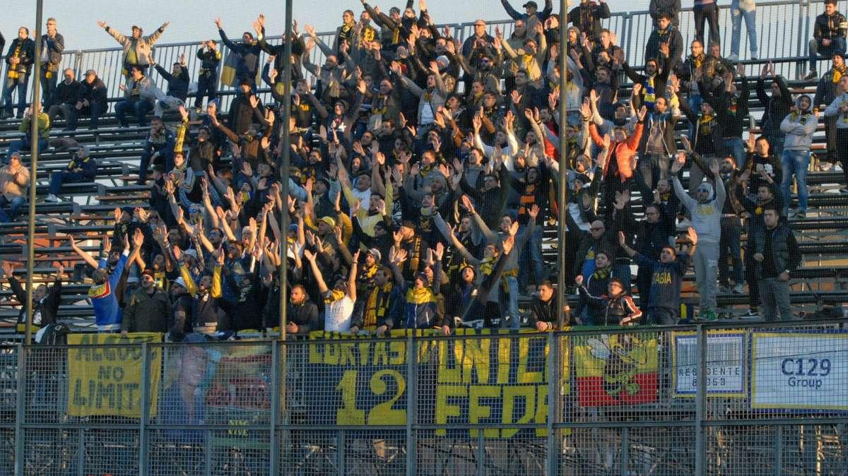 TIFOSI: atteso l'esodo degli stabiesi. Domani le determinazioni del Gos