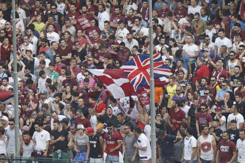 TIFOSI: festa promozione della Salernitana a Baronissi
