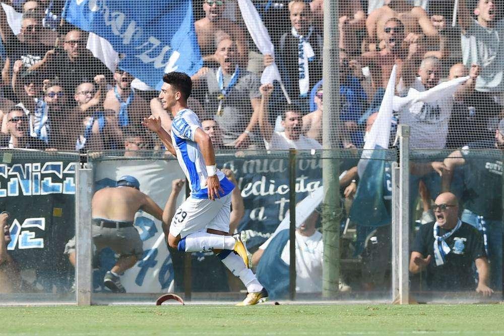 PESCARA - Dg Repetto: "Indecente investire cifre pazzesche per ultratrentenni"