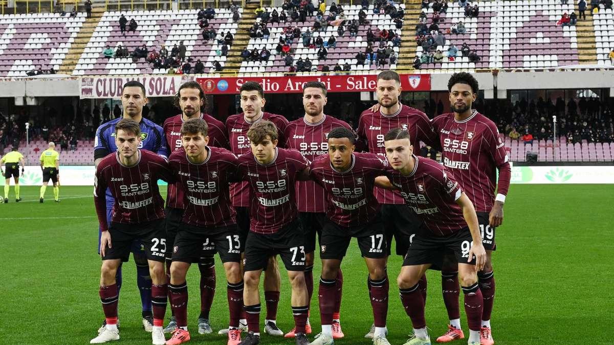 Salernitana, dubbio modulo per Breda: 3-5-2 o trequartista dietro due punte?