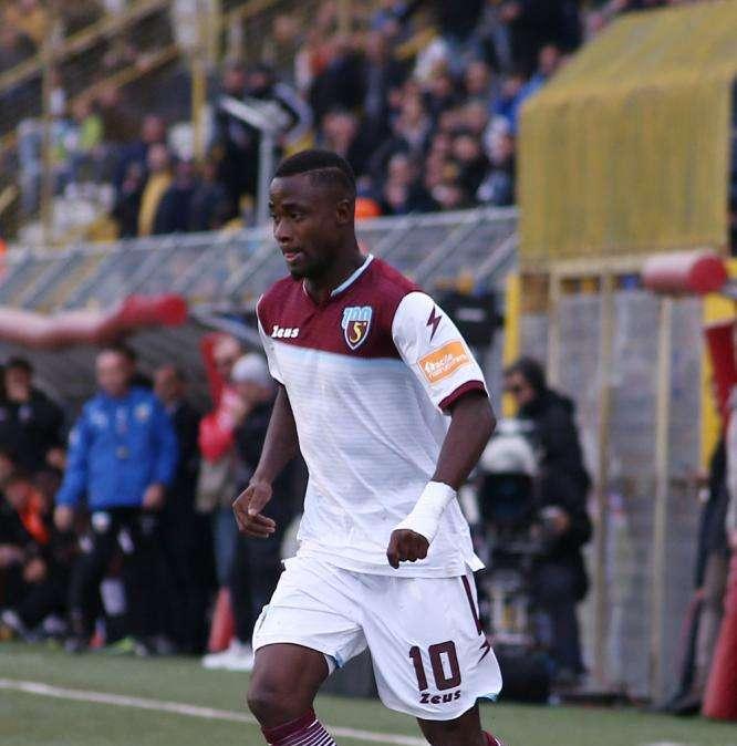 SALERNITANA - Jallow, tra i fischi e il mercato: è giusto restare a Salerno?