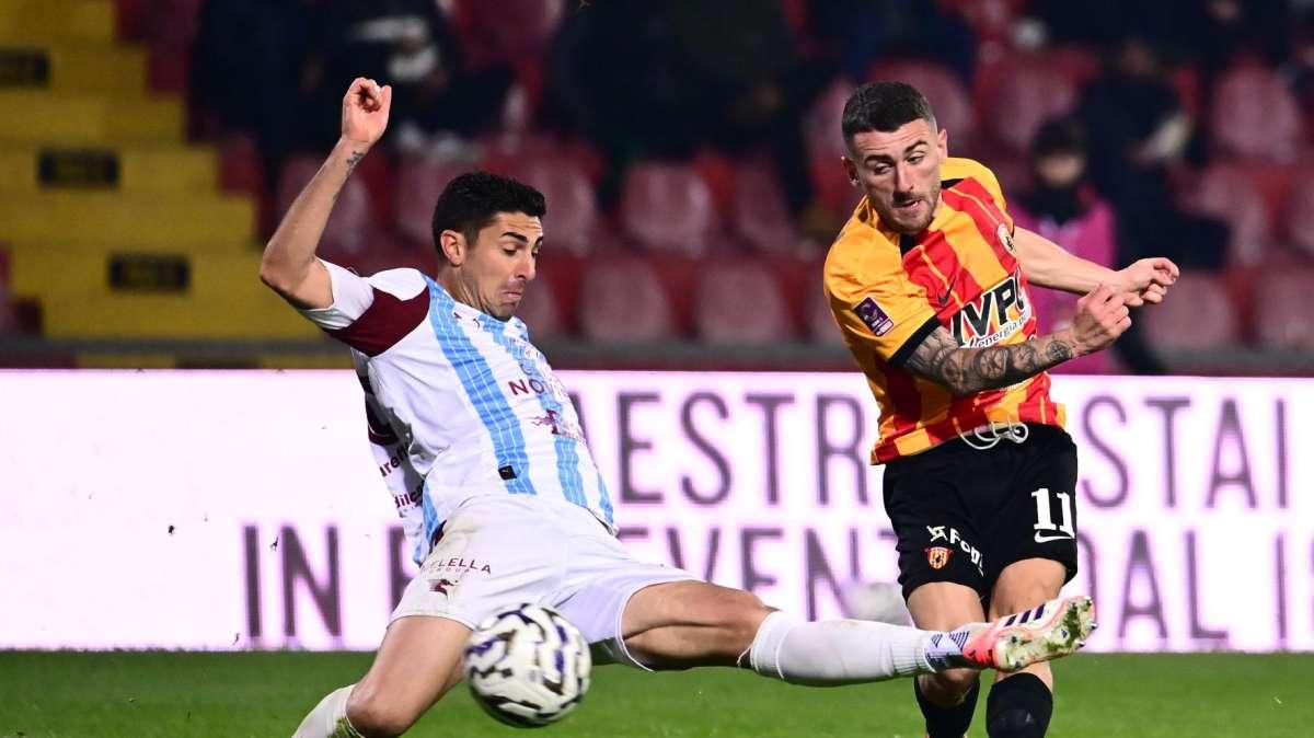 Salernitana, scelte quasi obbligate in difesa per Raffaele