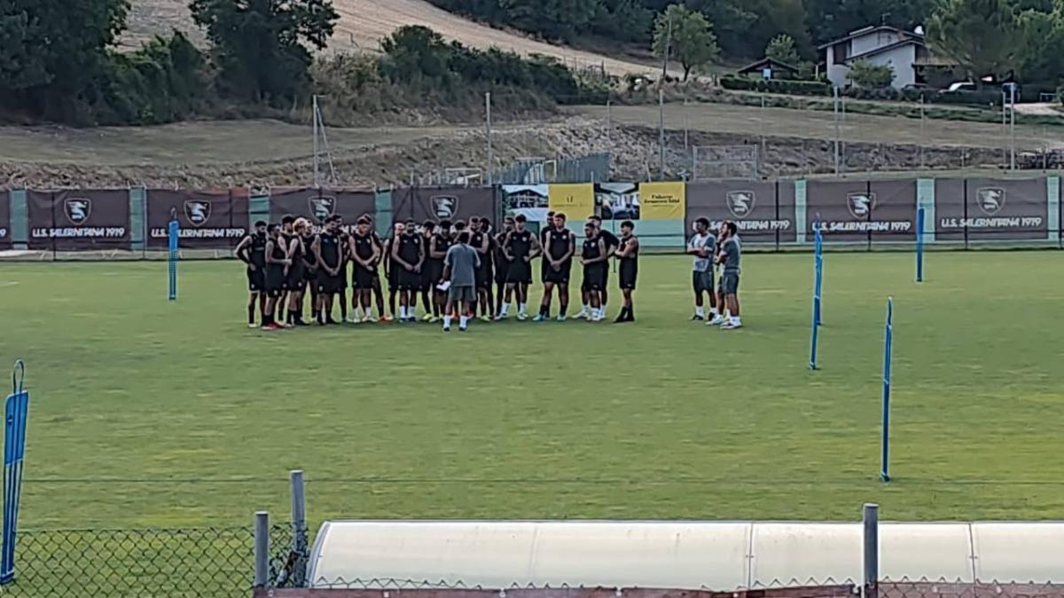 Salernitana, tra poco si parte con le visite mediche e la partenza per Cascia