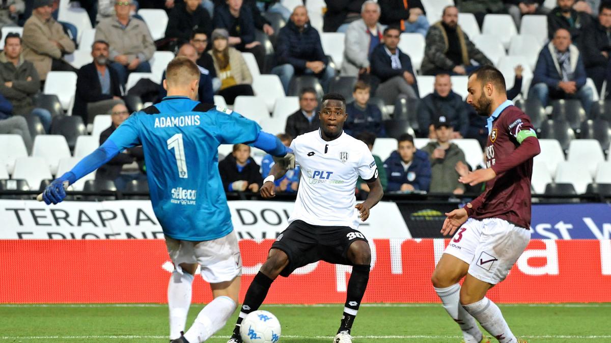Salernitana, c'è concorrenza estera per un portiere