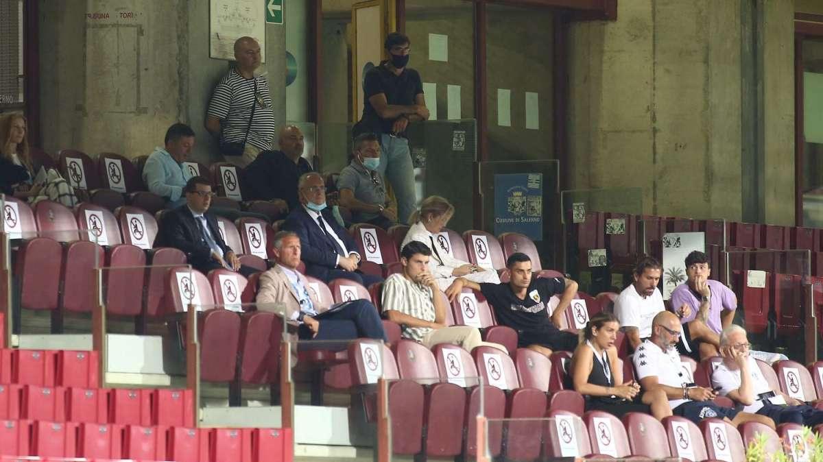 PRIMA PAGINA -  Le Cronache - Lotito riprenditi i palloni 